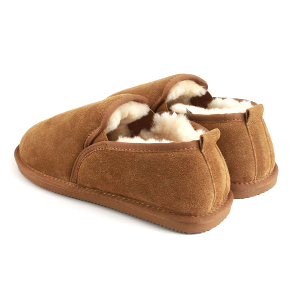 Chestnut suede slip-on slippers with fluffy shearling lining and stitched side seam